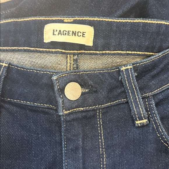 L'AGENCE Lenora Low-Rise Flared Jeans - Picture 7 of 8